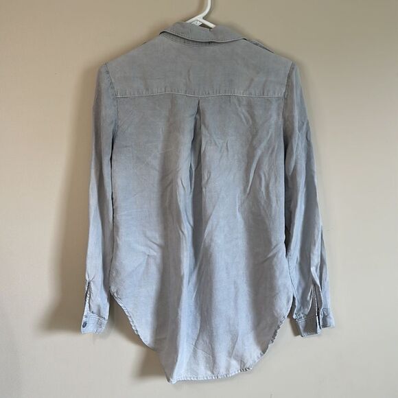 Cloth & Stone Button down Gray Chambray - Picture 6 of 6